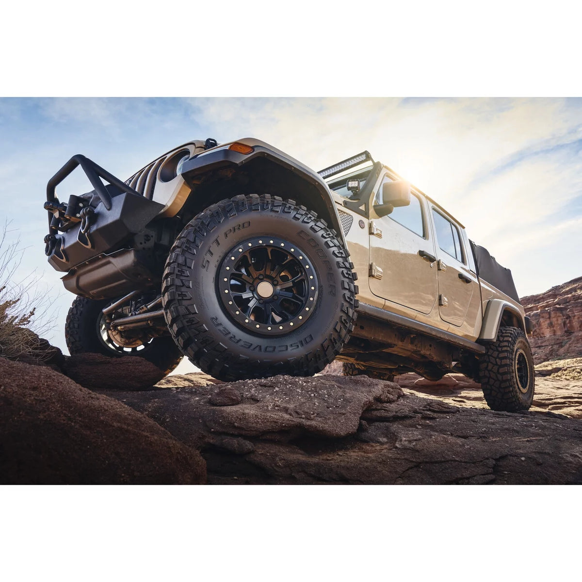 All-Season LT285/65R18 125Q Tire X3880