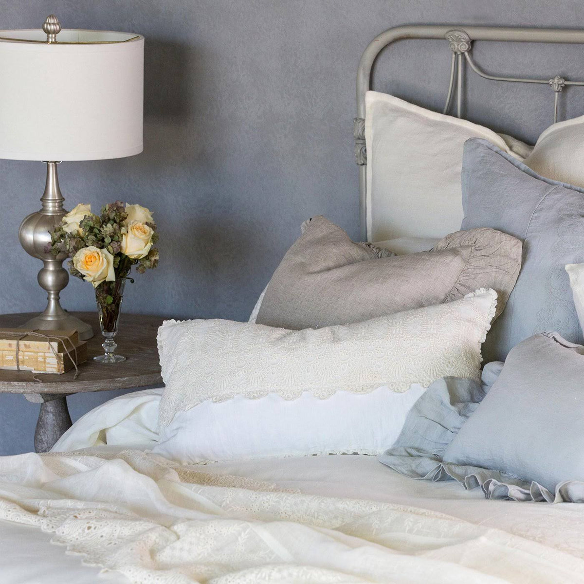 Cream Queen Flat Sheet V3472