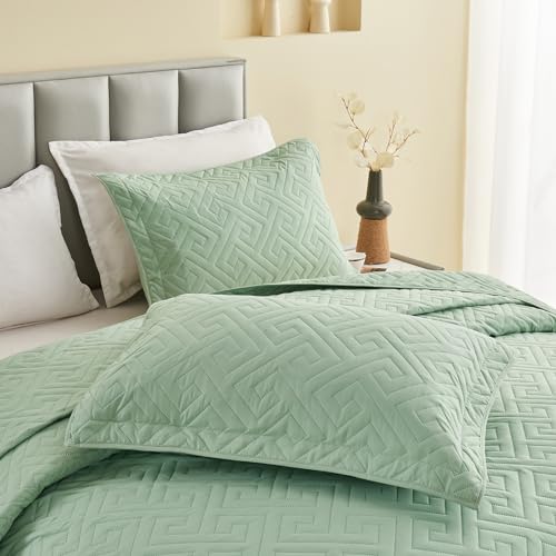 Oversized King Blue Reversible Lightweight Quilted Coverlet Set 1 Quilt 2 Pillow Shams K741