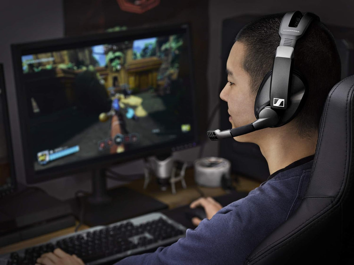 Black Over-Ear Wireless Gaming Headset Y85057