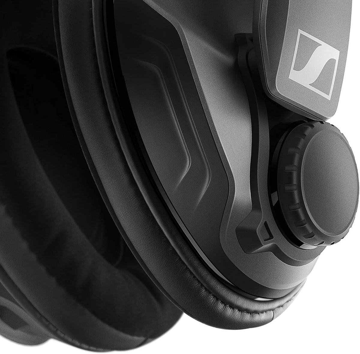 Black Over-Ear Wireless Gaming Headset Y85057