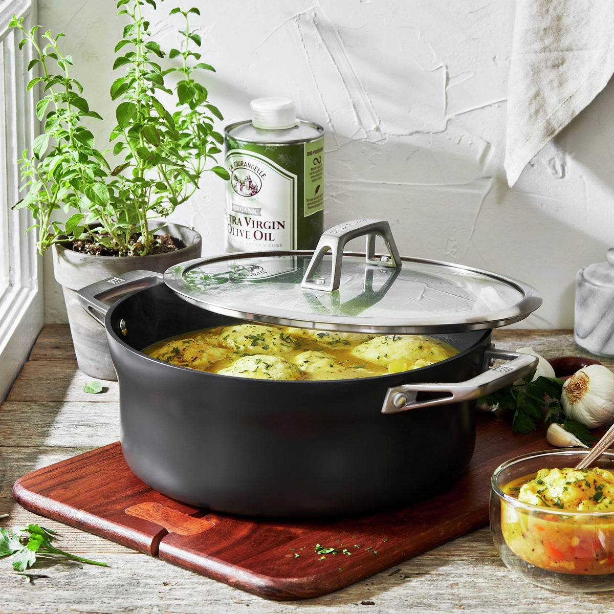 5 Qt. Aluminum Hard Anodized Non-Stick Dutch Oven J1512