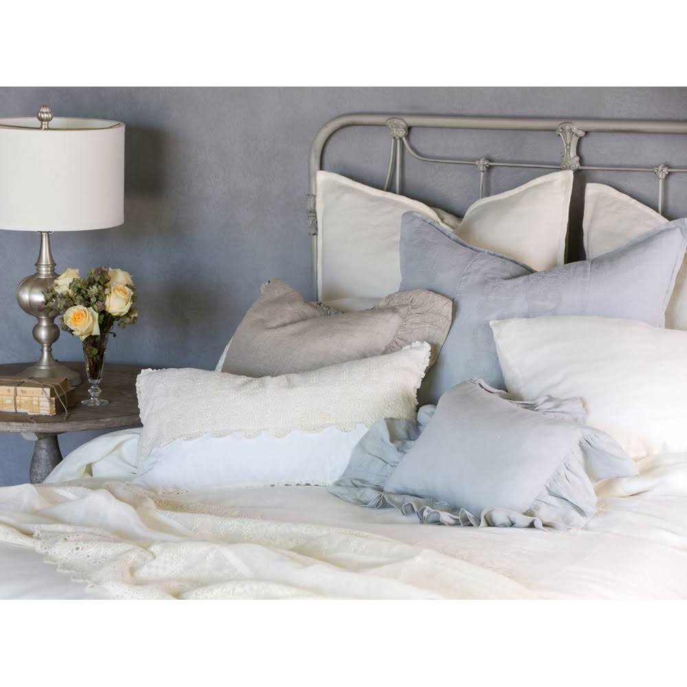 Cream Queen Flat Sheet V3472